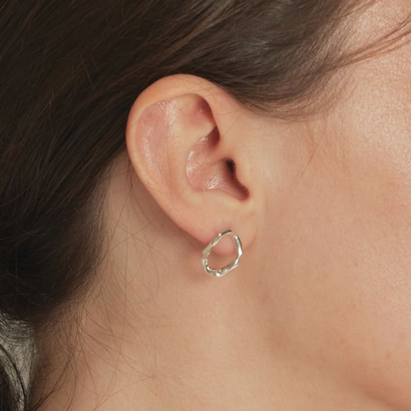 TO.STONE Pieces of Flow Wave S Earrings