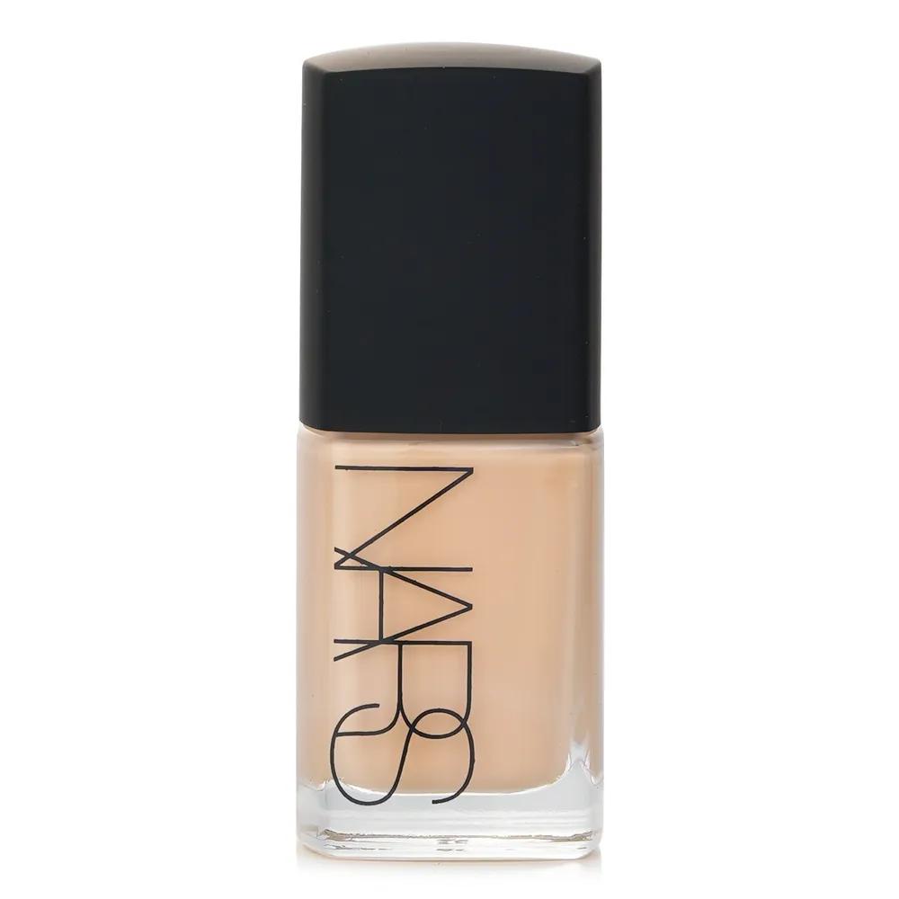 

Sheer Glow Foundation - Fiji (Light 5) 30ml/1oz