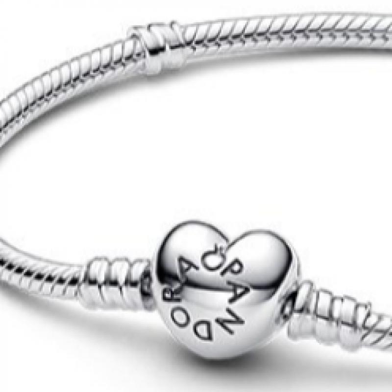 Pandora Moments Heart Clasp Bracelet 590719