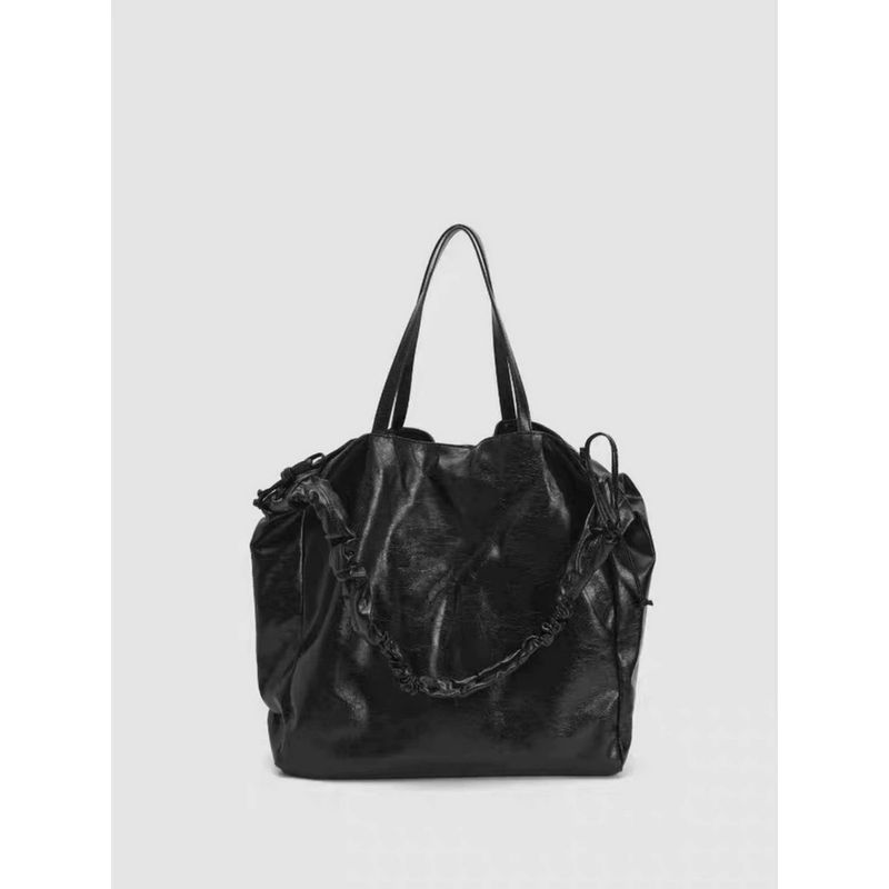 

Retro Personalized Commuter Large Capacity Tote Bag Women 2025 New Niche High Sense Pleat Drawstring Shoulder Bag Black