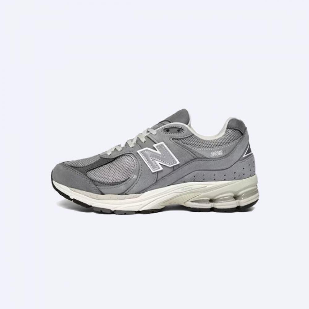 

New Balance Shoes M2002rnm 220