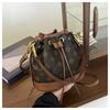 High-end nisjeveske dame ny gammel blomsterbøtte liten veske allsidig skulder messenger-veske