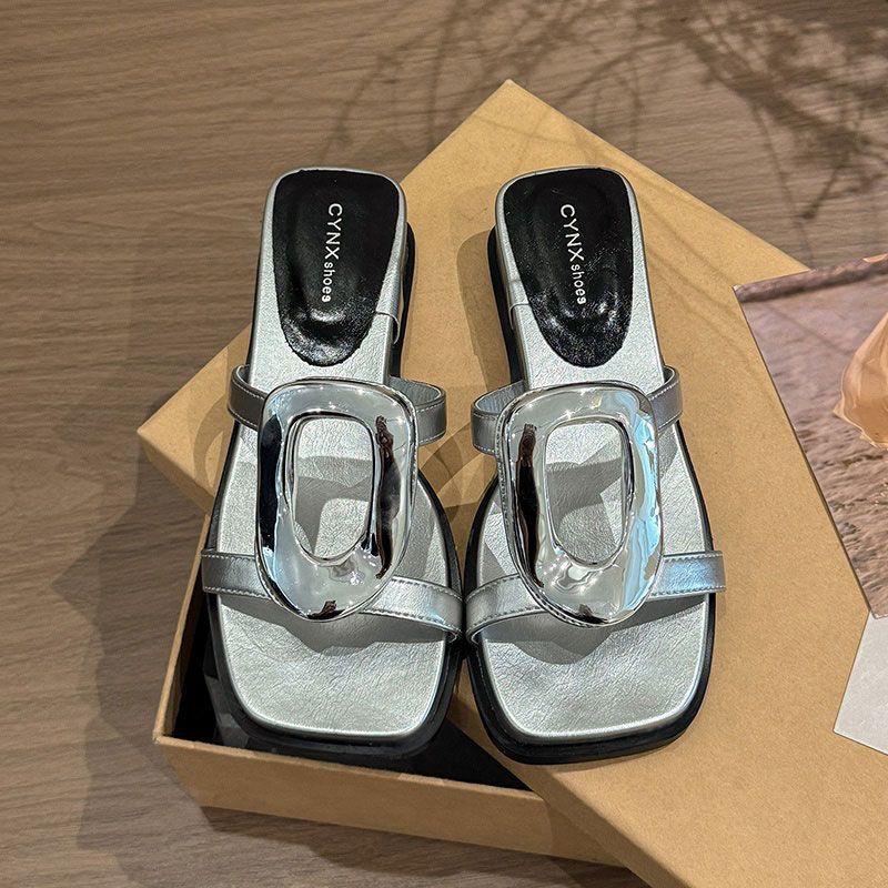 Stylish and simple salt personalized metal thick bottom one-word drag women's summer versatile light casual slope with cool slippers tide