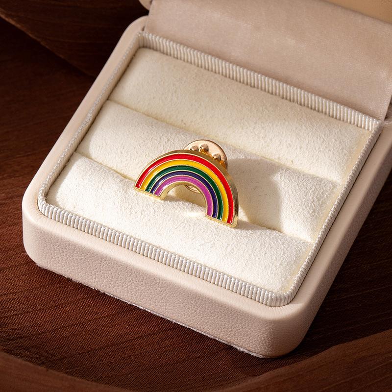 Creative Rainbow Metal Badge Fun Rainbow Brooch Clothing Accessory Pin Cute Rainbow Cartoon Medal Accessory