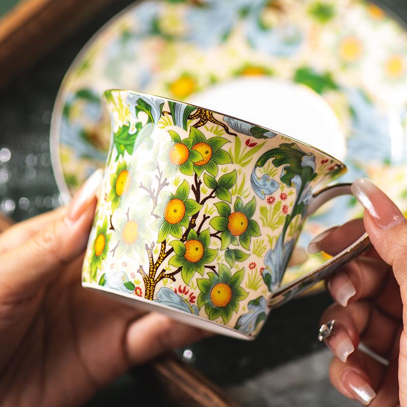 250ml European Ceramic Coffee Cup Saucer Exquisite Afternoon Camellia Flower Tea Cup Home Office Breakfast Milk Oatmeal Mug Gift