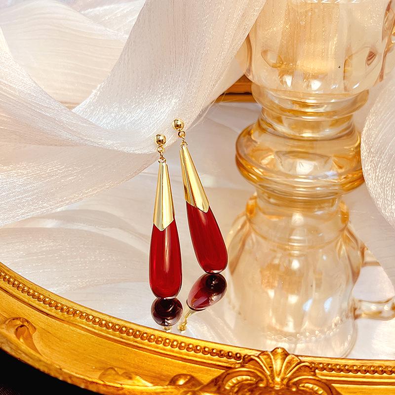 Retro Red Metallic Festive Earrings for Women - Creative, Fashionable, Simple Design Suitable for Engagements, Weddings, and Spring Festivals