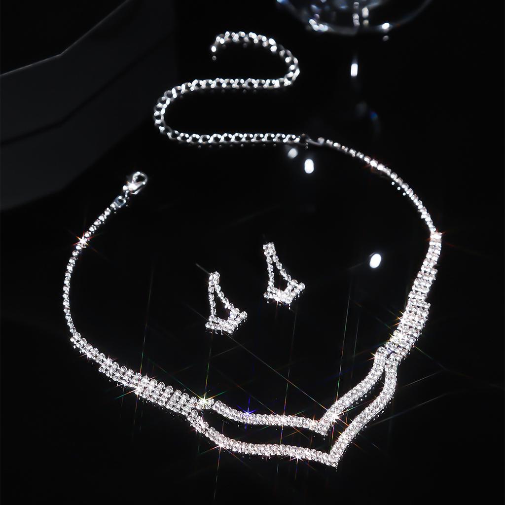 Stilig skinnende rhinestone halskjede øredobber sett, geometrisk trekant hul halskjede øredobber