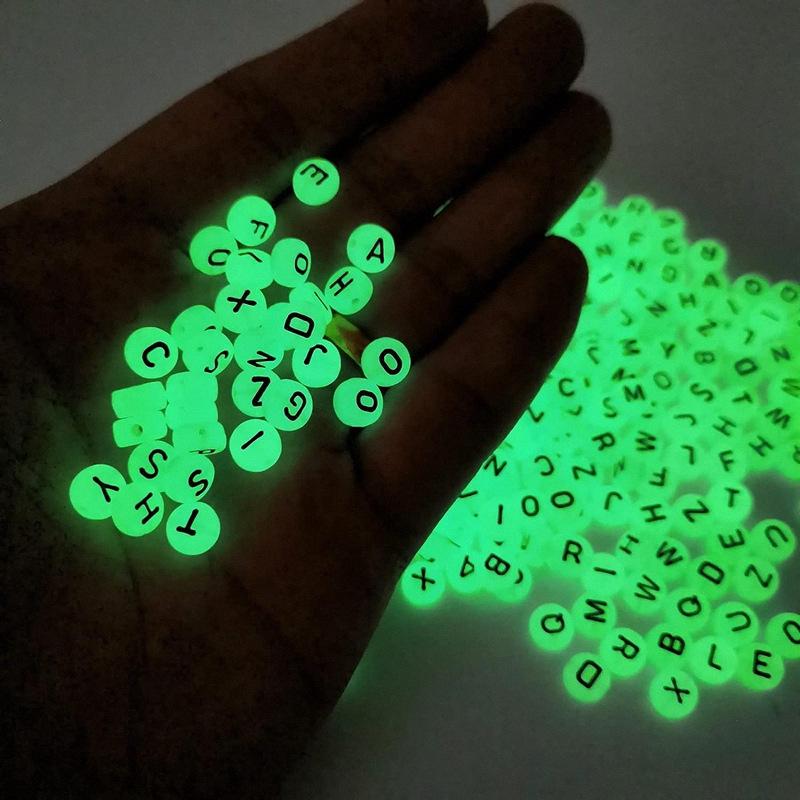 Contas Acrílicas Luminosas de Letras Inglesas 4x7mm - Contas Pretas Brilhantes do Alfabeto para Joalheria DIY