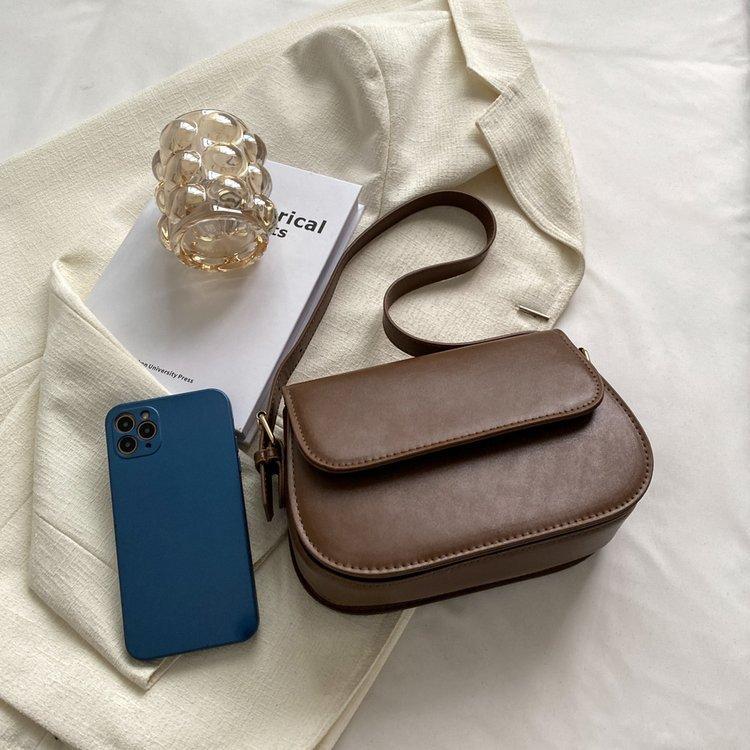 Beliebte Tasche Damen 2024 neue Retro schräge Spanntasche ausländische vielseitige Umhängetasche strukturierte kleine quadratische Tasche