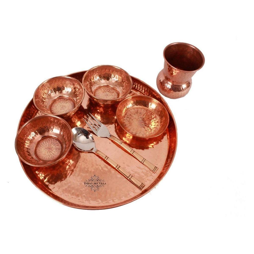 Medený Kovaný Dizajn 8 Kusov Jedálenská Súprava/Thali Súprava 1 Thali, 1 Pohár, 1 Lyžica, 1 Vidlička, 3 Misky & 1 Malý Tanier, Jedálenský Riad, Stolový Riad Alebo Keramika