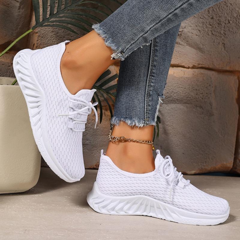 Shoes Women's New Lightweight Casual Shoes Running Shoes Breathable and Not Tired Feet Women's Shoes Soft-soled Sports Shoes Women
