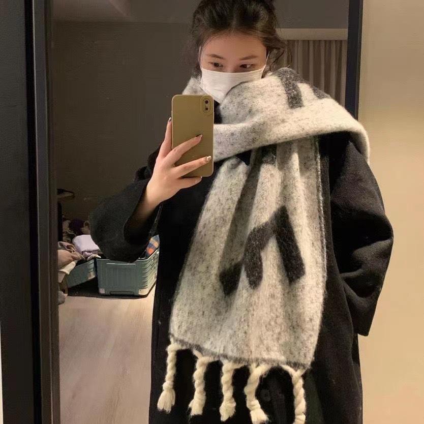 Autumn and winter new Maillard imitation cashmere plaid scarf women's winter senior sense versatile shawl thickened warm scarf