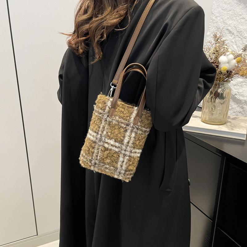 2025 winter woolen stitching fashionable plaid texture new new cross-body shoulder portable small square bag women