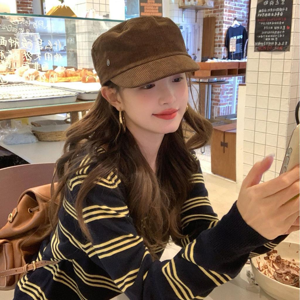 Vintage British style beret corduroy flat top duck tongue newsboy hat women's autumn temperament versatile equestrian hat