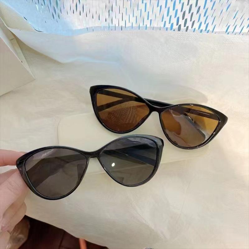 Retro Cat Eyes Ultra Light Sunglasses Trendy Personalized Women TR90 Sunglasses UV Resistant Travel Outdoor Sunglasses