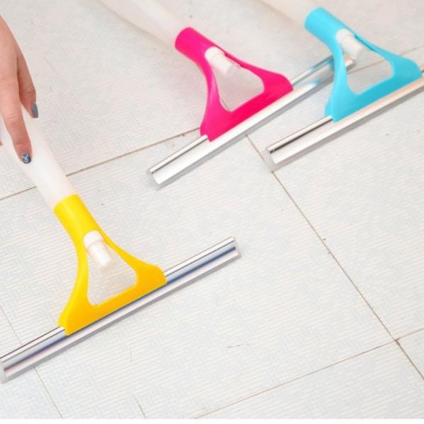 

1 Pcs Hot Integrated Water Jet Glass Wiper Household Silicone Wiper Spray Window Brush Glass Wiper Cleaning Products