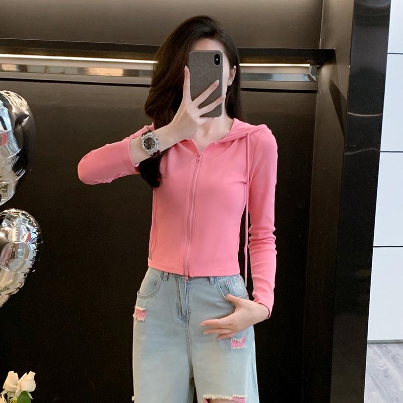 

Трендовый комплект из двух предметов: рваные джинсы и кардиган на молнии | Женская осенняя мода S