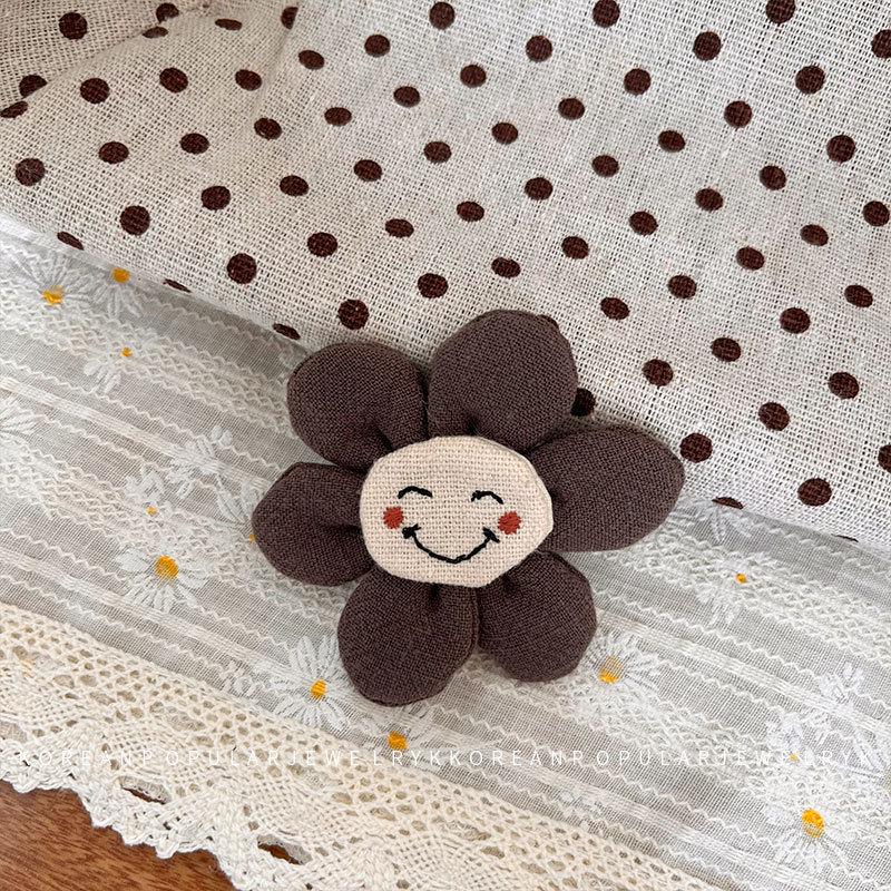 Korean Style Plush Bear & Flower Brooch – Cute Cartoon Backpack Pin Decoration