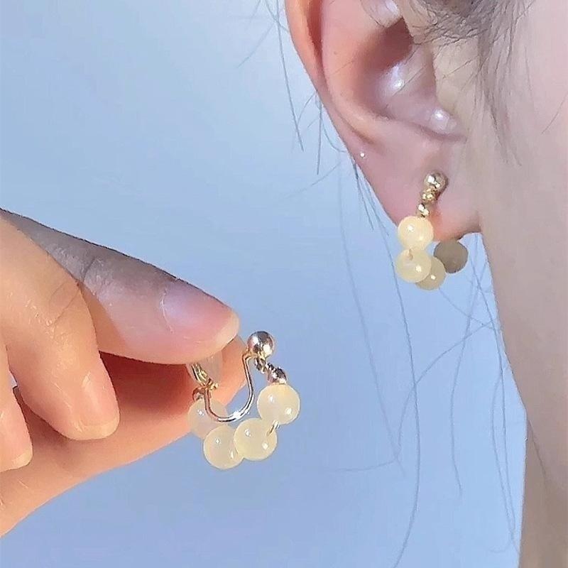 Lychee Jelly Powder Mosquito Coil Ear Clips: Elegant Chinese Style Moisturizing Earrings for Women