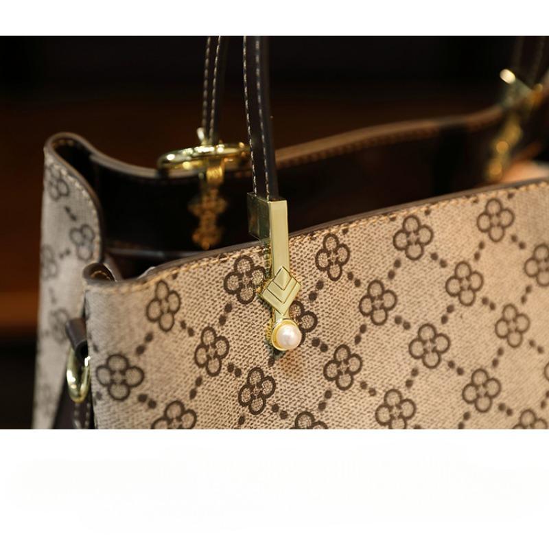 Women's Bags New Popular Fashion Versatile Shoulder Messenger Bag Women's Large Capacity Temperament Handbags Women