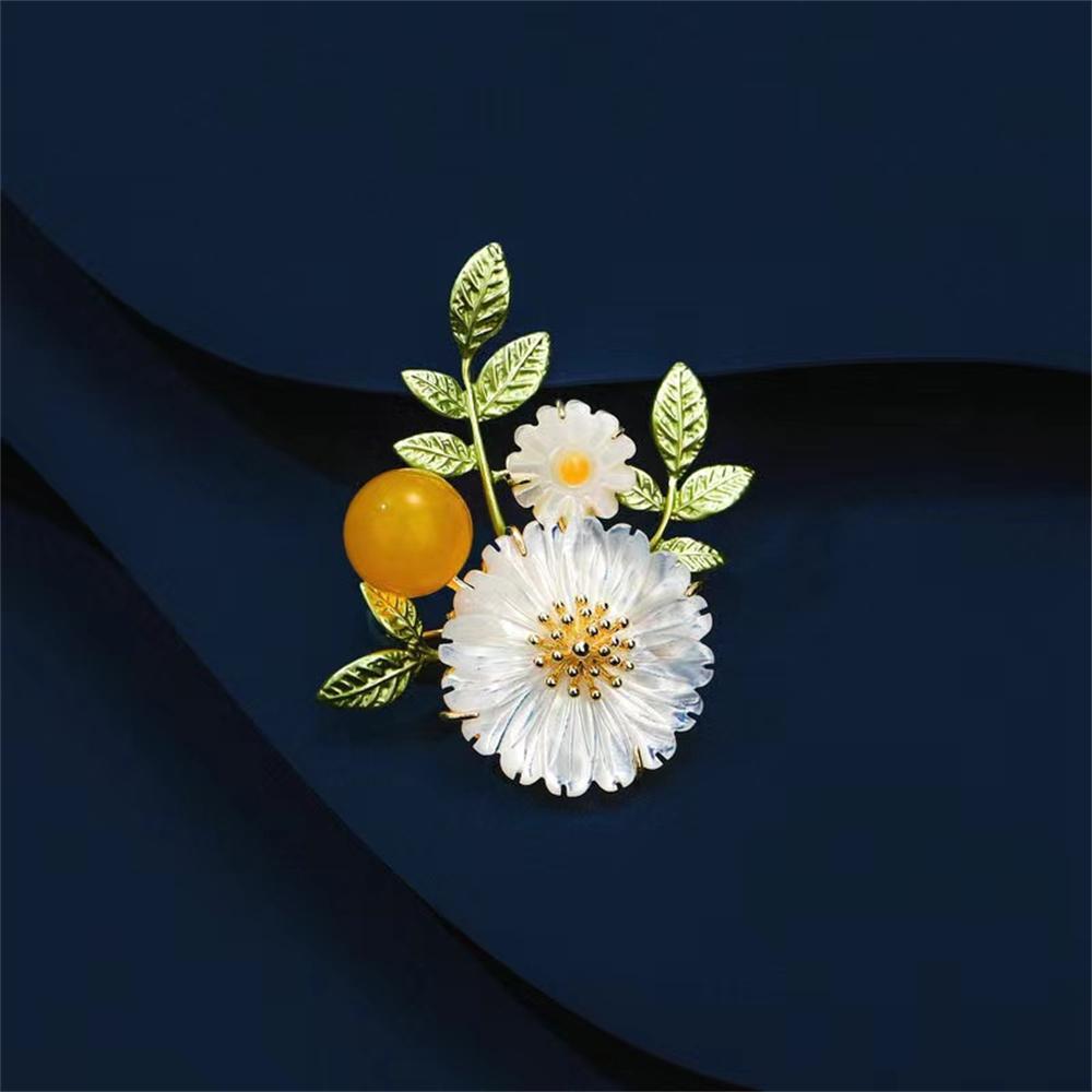 Exquisite Sunflower Brooches Luxury Pearl Daisy Lapel Pin Lady Wedding Clothing Coat Jewelry Party Accessories
