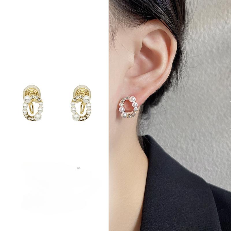 

Изысканное кольцо, полые серьги с искусственным жемчугом, простые серьги со стразами, овальная катушка от комаров, зажим для ушей без отверстий для ушей