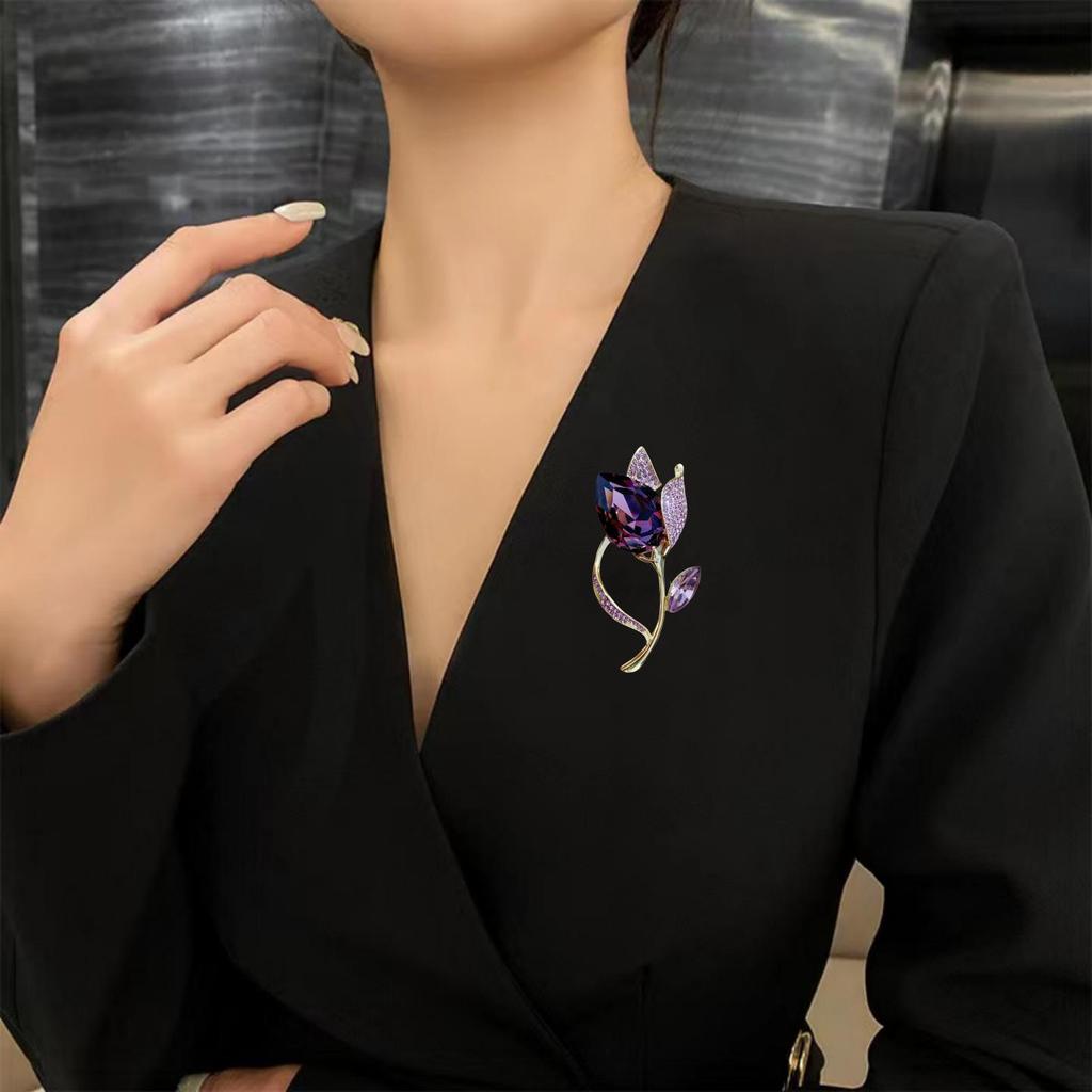 Broche Élégante Fleur de Tulipe Violette pour Femme Fleur de Poitrine Amoureux des Fleurs Épinglette pour Manteau Bijou de Mode pour l'Habillement Cadeau