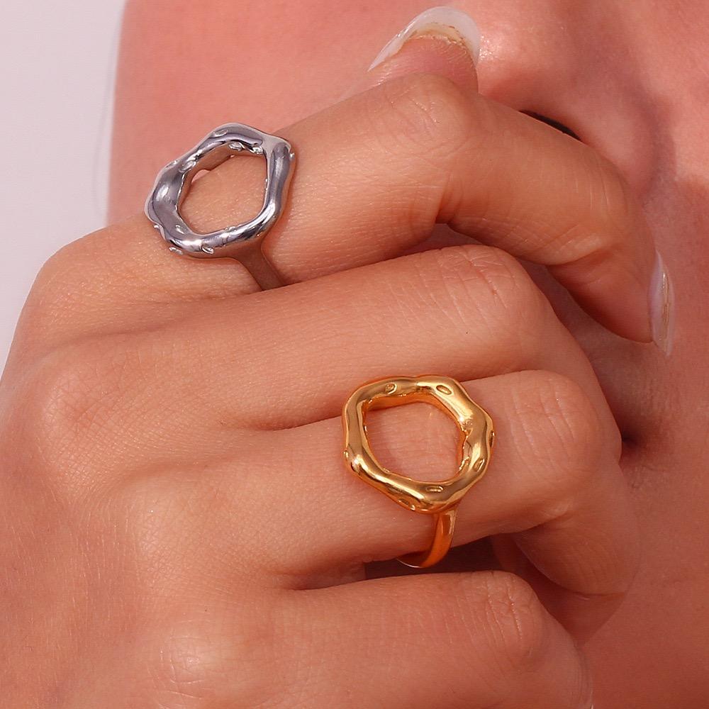 Vintage Circle Motif Stainless Steel Ring for Women Melted Texture Detail Texture Temperament Jewelry