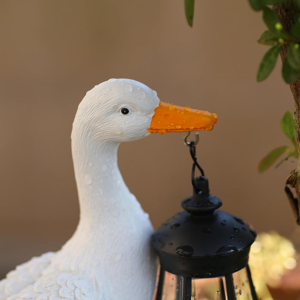 Mewind Garden Statue - Solar-Powered Duck Figurine - Resin Duck Ornament - Nordic Style Gardening Decoration - Garden Ornament - Country Style Decor -