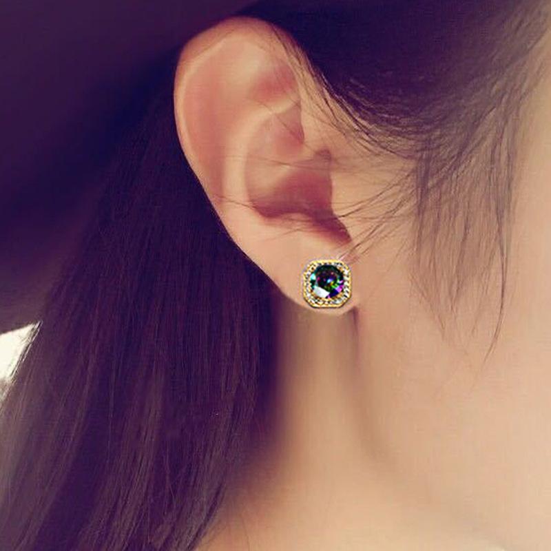 Boucles d'oreilles géométriques pour femmes, boucles d'oreilles en zircon coloré, assortiment quotidien avec des bijoux brillants.