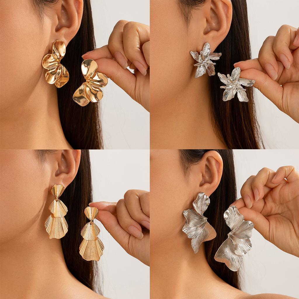 Lateefah Hot Sale Exaggerated Vintage Simple Women Gold Plated Alloy Petal Flowers Earrings