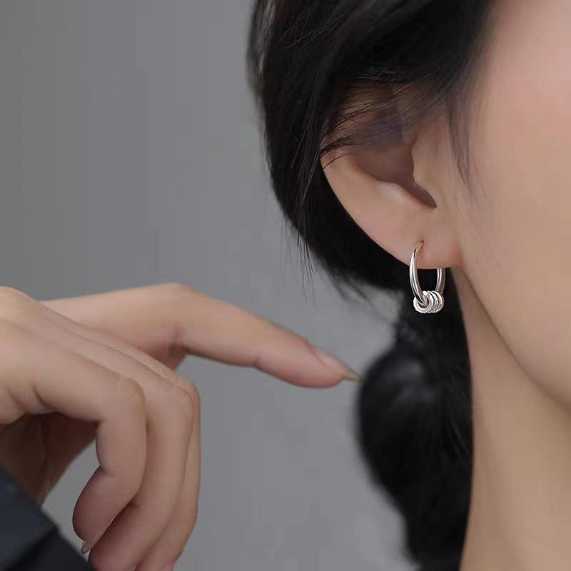 2023 Light Luxury Niche Design 925 Sterling Silver Luck Bead Stud Earrings for Women