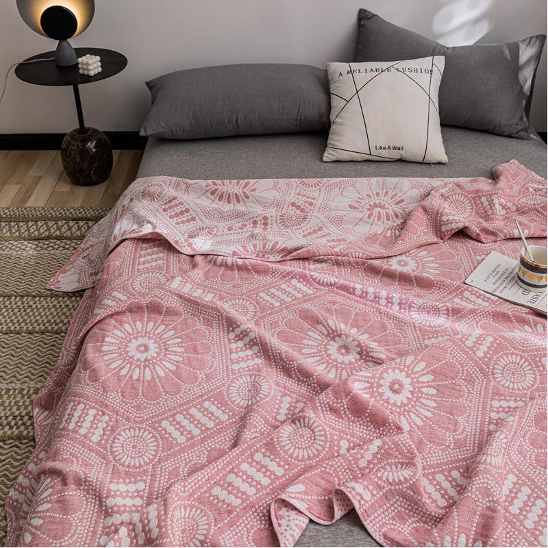The New Cotton Four-layer Gauze Towel Quilt Is Covered with A Nap Air Conditioning Blanket and A Summer Cool Quilt and A Casual Blanket All Cotton
