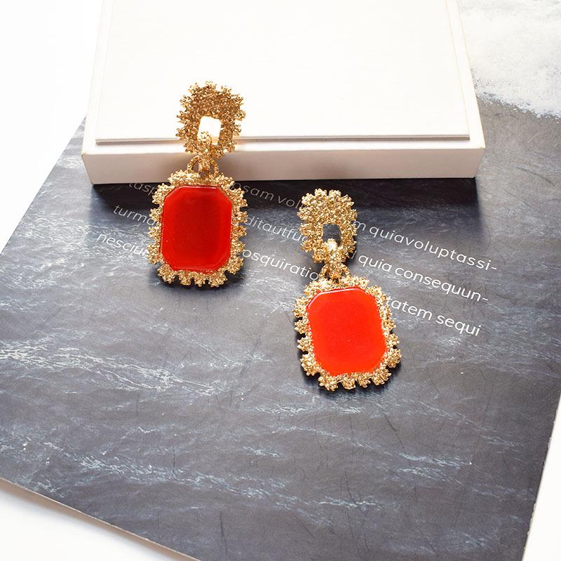 Trendy 2019 European & American Geometric Stud Earrings | Celebrity-Inspired Large Dangles | Street Style Women s Fashion красный