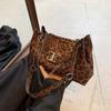 Advanced Sense of Large Capacity Leopard Print Underarm Bag, Fashionable Chain Shoulder Crossbody Bag, Fashionable and Versatile Women's Bag