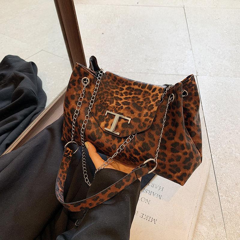 Advanced Sense of Large Capacity Leopard Print Underarm Bag, Fashionable Chain Shoulder Crossbody Bag, Fashionable and Versatile Women's Bag