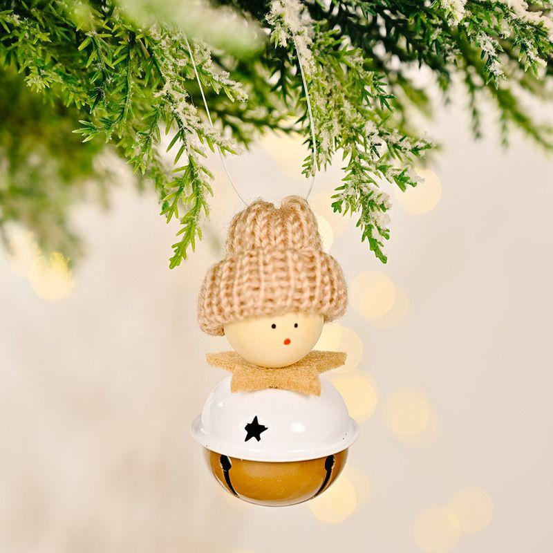 Entzückende gestrickte Mütze Glocke hängende Weihnachtsdekorationen für Baum und Heimdekor