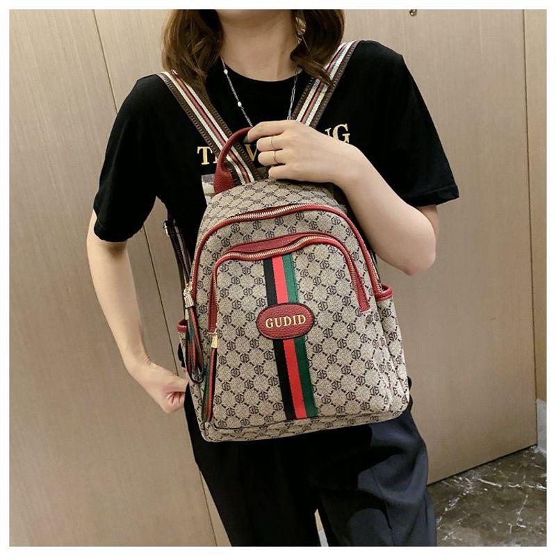 

Оригинальные товары 2025 Новое поступление Модный рюкзак Большой вместимости Сумка из натуральной кожи Женский школьный рюкзак Западный стиль Большой рюкзак Дорожная сумка Red