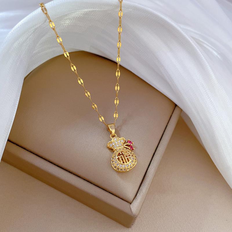 Lucky Character Auspicious Natural Wind Slightly Inlaid With Diamonds Hollowed Out Lucky Small Money Bag Pendant Collarbone Chain Jewelry