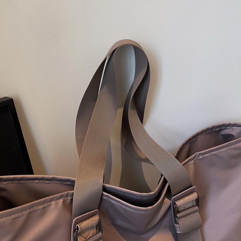 Minimalist Nylon Tote Bag for Women – Large Capacity Shoulder Bag with Adjustable Strap, Perfect for Work & Everyday Use