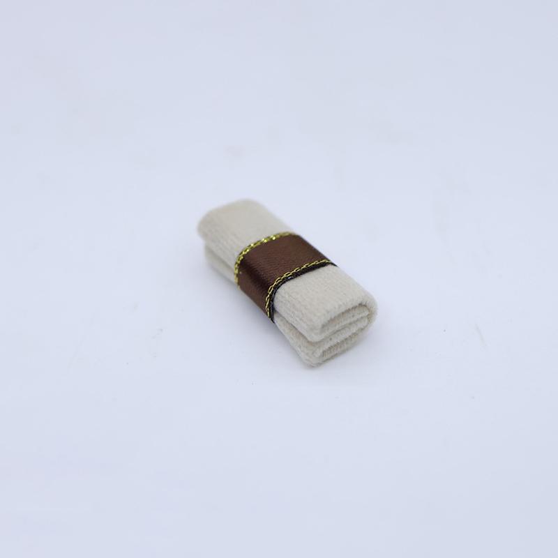 

5 шт. 1/12 Кукольный домик Мини Набор для квилтинга Модель Кукольный домик Симуляция Украшение спальни Кукольный домик Микро Декор сцены жизни Орнамент A3