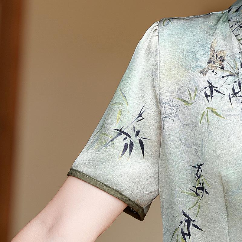 Léto 2025 Elegantní šaty v čínském stylu pro ženy středního věku - Design falešného dvoudílného vzhledu