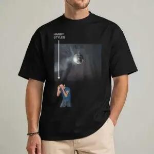 Tricou supradimensionat Harry Styles „Sărută mereu, Disco, Ocazional” cu font retro pixel, imprimat pe ambele fețe | Tricou Merch pentru fanii muzicii pop