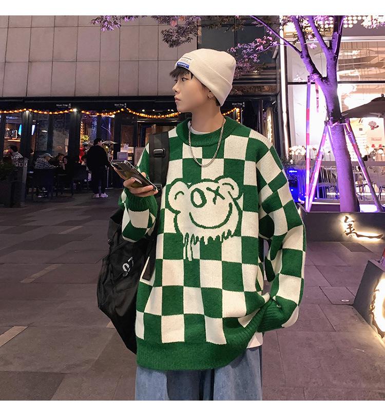 Men’s Loose Checkerboard Round Neck Knitted Sweater: Versatile, Long-Sleeved, Casual Pullover for a Fashion-Forward Look