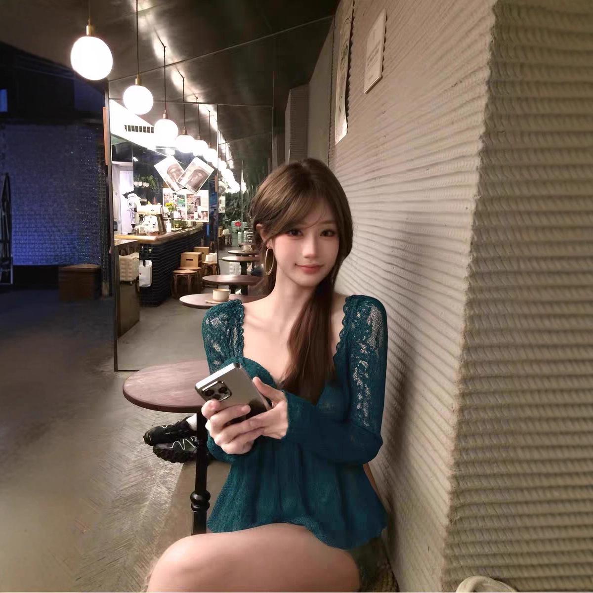 French Square Neck Green Lace Top - Women s Slim Fit Long Sleeve Large