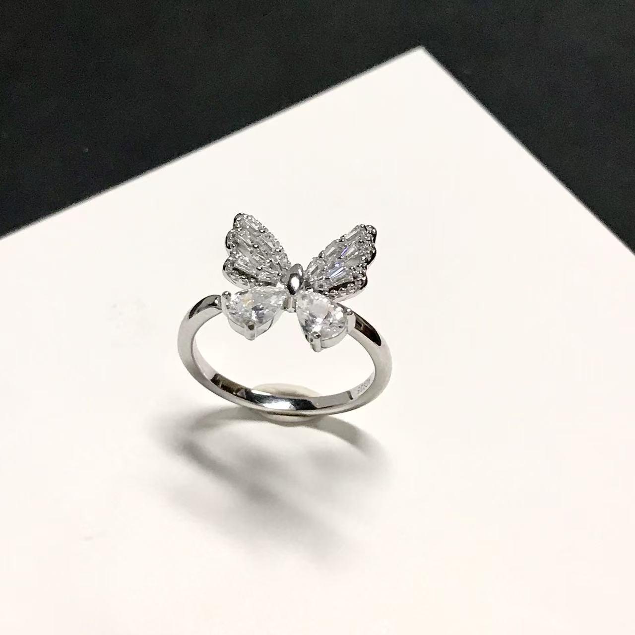 

Изысканное кольцо с бриллиантами в виде бабочки из стерлингового серебра 925 пробы – элегантное и регулируемое для женщин Size 6