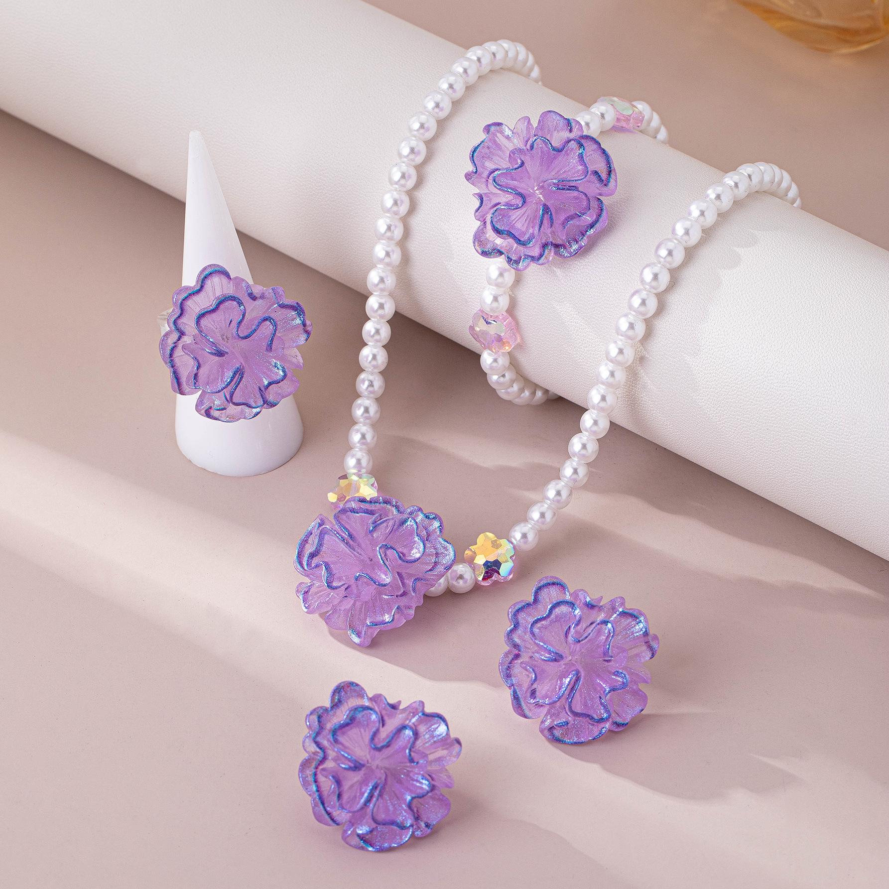 

Модные украшения для женщин фиолетовый