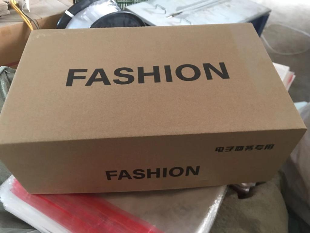 Shoe Box Carton Spot Flip Folding Carton Spot Men's and Women's Shoes E-commerce Delivery Express Packaging Box