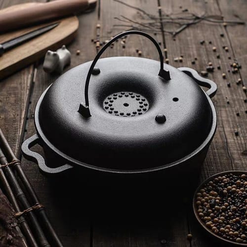 Takagi Metal Industry Co., Ltd. Cast Iron Pot with Handle, Ideal for Baking Sweet Potatoes, Corn, Chestnuts, etc., Compatible with IH 200V and Gas Sto