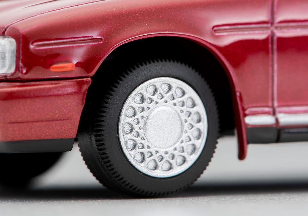 Tomytec Tomica Limited Vintage Neo Maßstab Nissan Gloria V30E Brougham Fertigmodell 1/64 LV-N289a (rot)